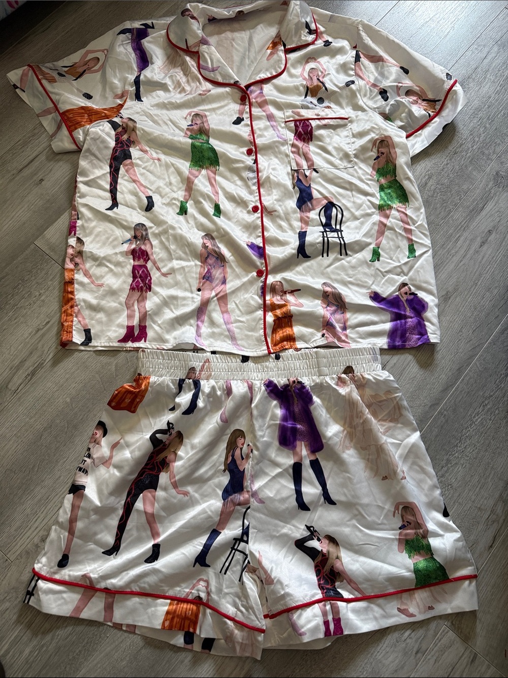 Taylor Swift  2 piece pyjamas size medium only